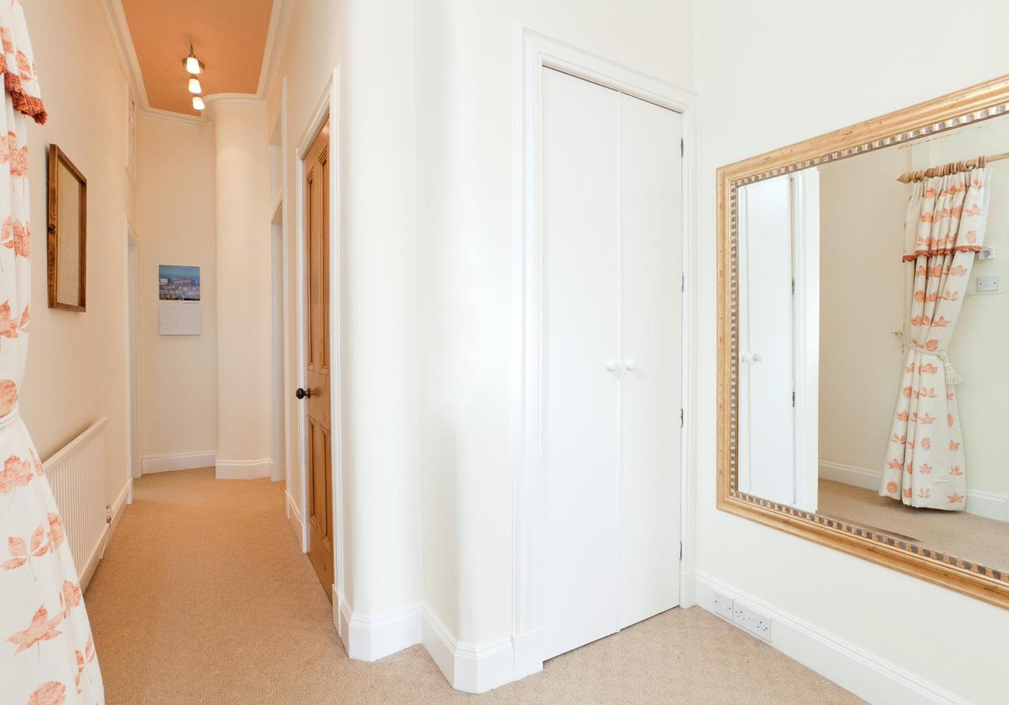 Mardale Crescent - 380 Apartment Единбург Екстериор снимка